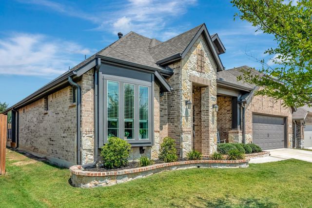 324 Sugar Creek Lane, Saginaw, TX 76131