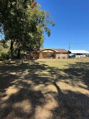 10201 E Moffatt Road, Lexington, OK 73051