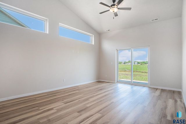 1120 11th St NE Street NE, Madison, SD 57042