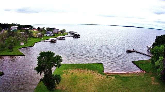 21 Flamingo Circle, Coldspring, TX 77331