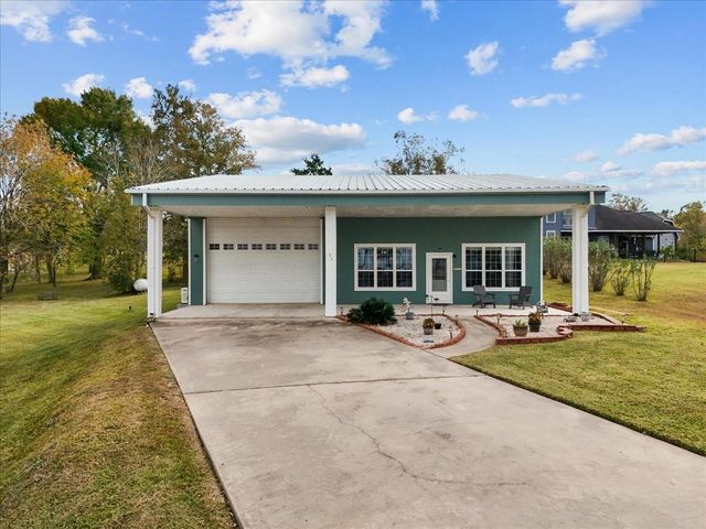 21 Flamingo Circle, Coldspring, TX 77331