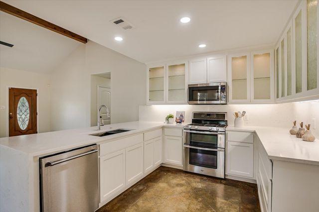 707 Royal LN, Cedar Park, TX 78613