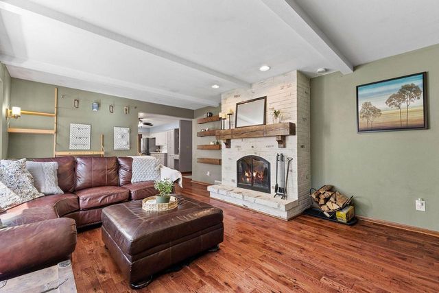 4349 Woodbury LANE, Mount Pleasant, WI 53403