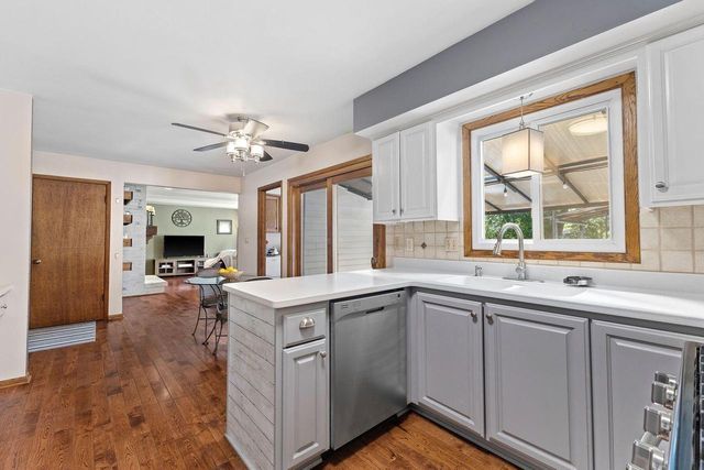 4349 Woodbury LANE, Mount Pleasant, WI 53403