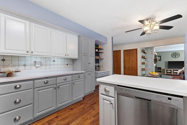 4349 Woodbury LANE, Mount Pleasant, WI 53403