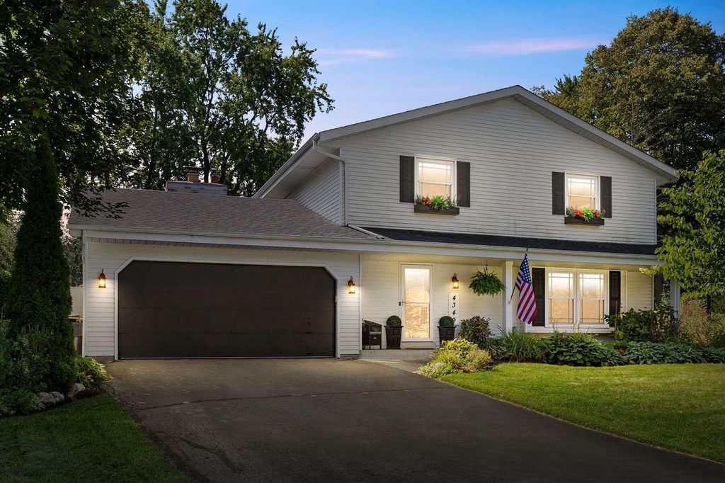 4349 Woodbury LANE, Mount Pleasant, WI 53403