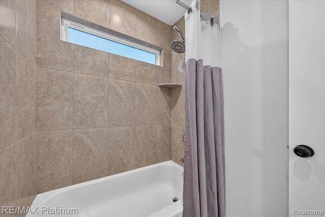 4465 Daniel Drive, Grand Blanc, MI 48439