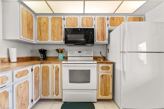 3631 SE 10th AVE # 102, Cape Coral, FL 33904