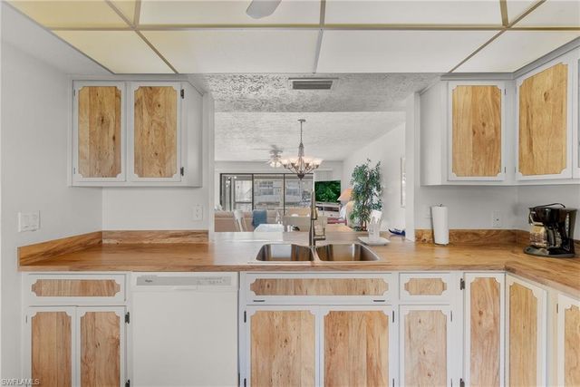 3631 SE 10th AVE # 102, Cape Coral, FL 33904