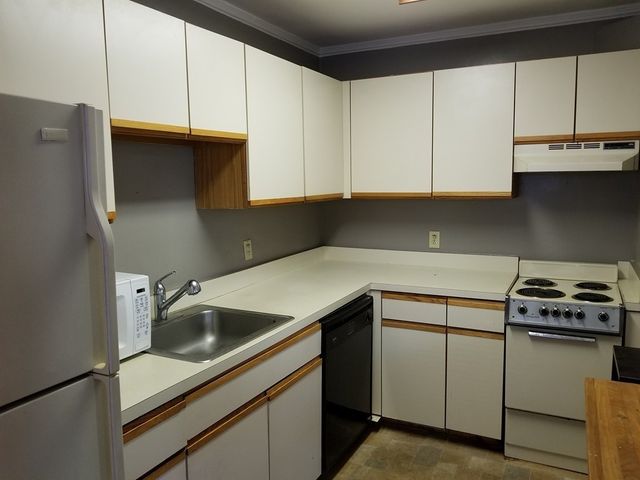 195 Thomas Burgin Pkwy 411, Quincy, MA 02169