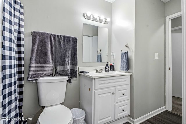 10512 Hillpark Dr, Louisville, KY 40229