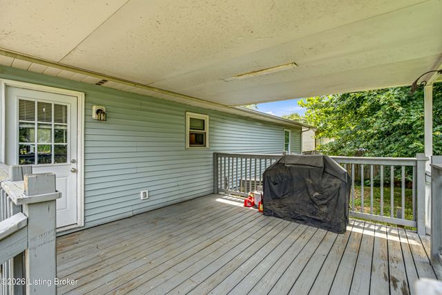10512 Hillpark Dr, Louisville, KY 40229