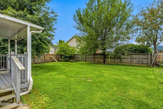 10512 Hillpark Dr, Louisville, KY 40229