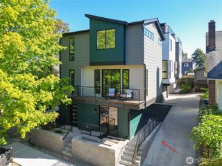 216 21st Avenue E, Seattle, WA 98112