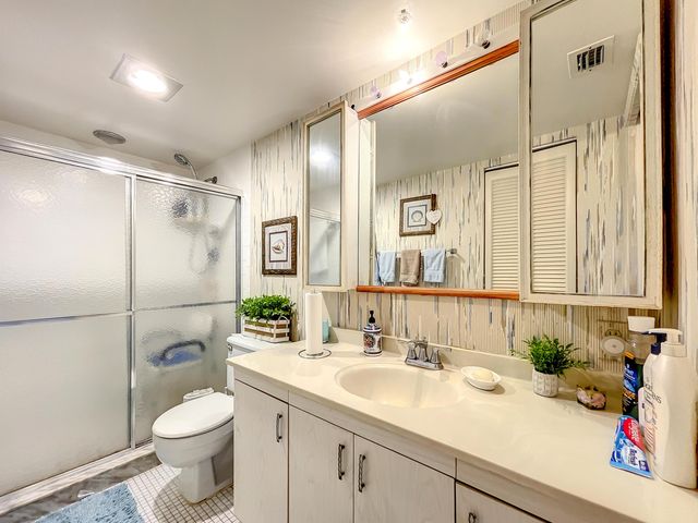 3205 Portofino Point B4, Coconut Creek, FL 33066