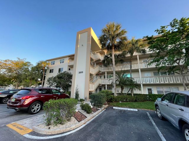 3205 Portofino Point B4, Coconut Creek, FL 33066