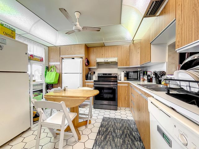 3205 Portofino Point B4, Coconut Creek, FL 33066