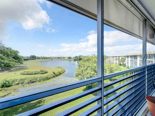 3205 Portofino Point B4, Coconut Creek, FL 33066