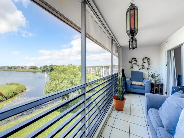 3205 Portofino Point B4, Coconut Creek, FL 33066