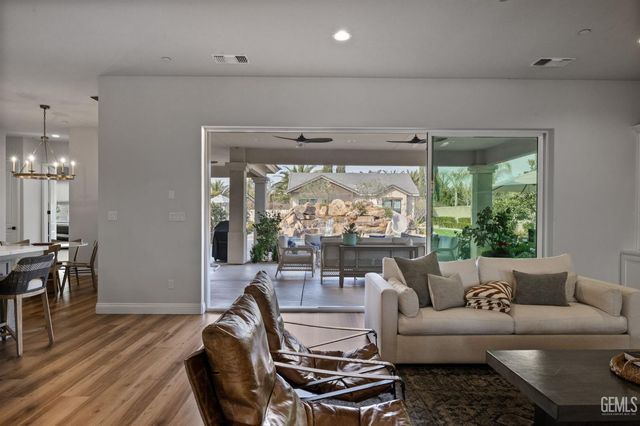 13310 Dali Avenue, Bakersfield, CA 93314