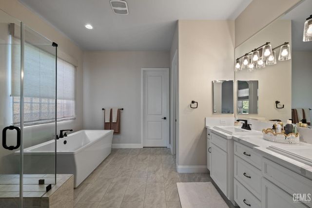 13310 Dali Avenue, Bakersfield, CA 93314