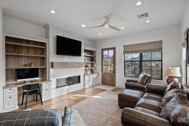 13310 Dali Avenue, Bakersfield, CA 93314