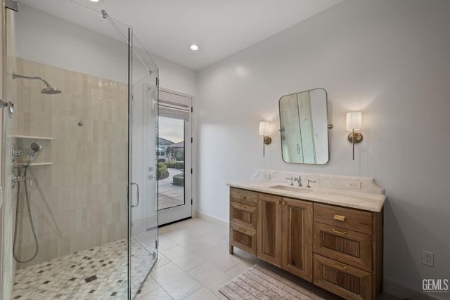 13310 Dali Avenue, Bakersfield, CA 93314