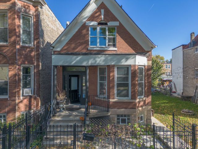 1645 N Monticello Avenue, Chicago, IL 60647