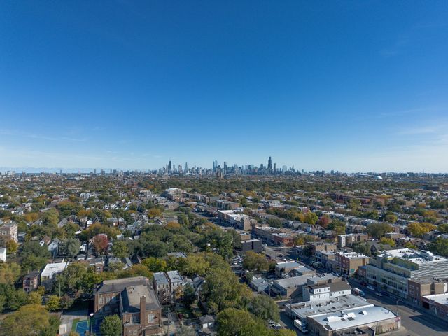 1645 N Monticello Avenue, Chicago, IL 60647