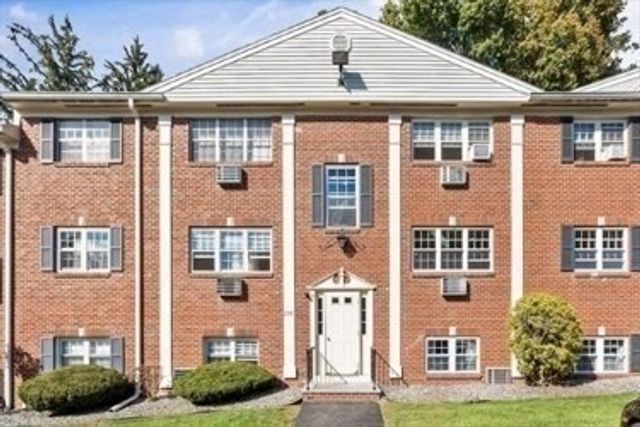 25 Arlington Rd 2-4, Woburn, MA 01801