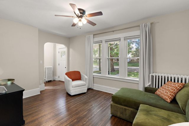1086 Pleasant Avenue, Saint Paul, MN 55102