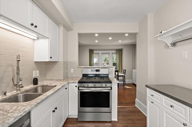 1086 Pleasant Avenue, Saint Paul, MN 55102