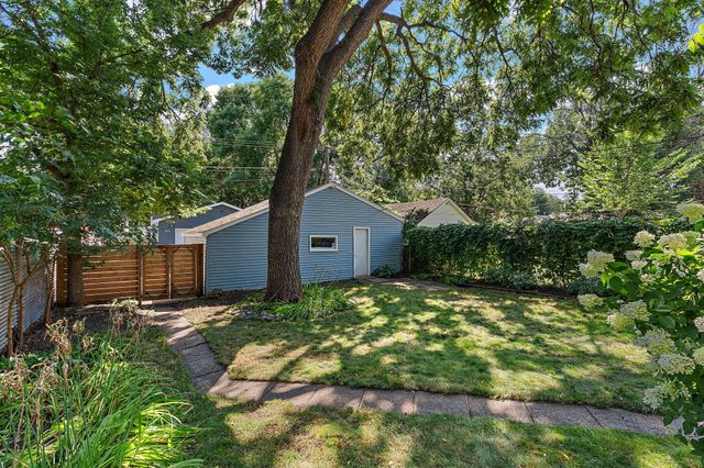 1086 Pleasant Avenue, Saint Paul, MN 55102