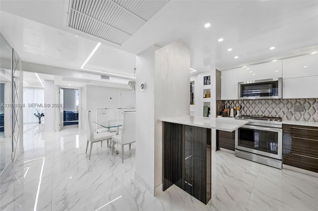 2030 S Ocean Dr 2127, Hallandale Beach, FL 33009