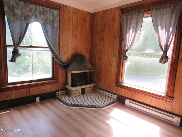 58 Woodside Avenue, Gloversville, NY 12078