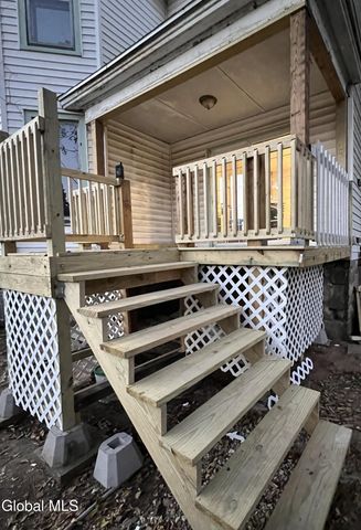 58 Woodside Avenue, Gloversville, NY 12078