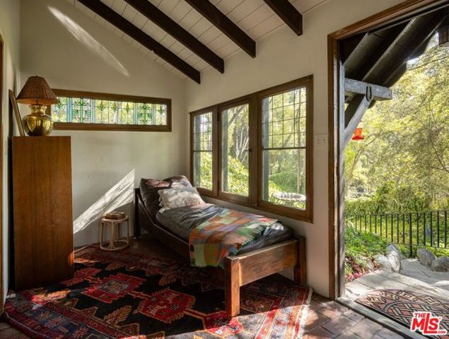 485 Madeline Drive, Pasadena, CA 91105