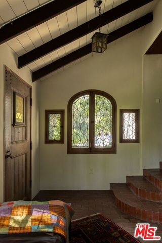 485 Madeline Drive, Pasadena, CA 91105