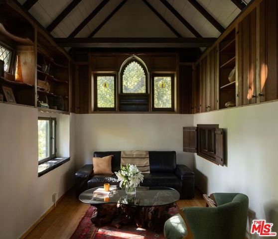 485 Madeline Drive, Pasadena, CA 91105