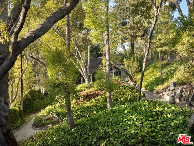 485 Madeline Drive, Pasadena, CA 91105