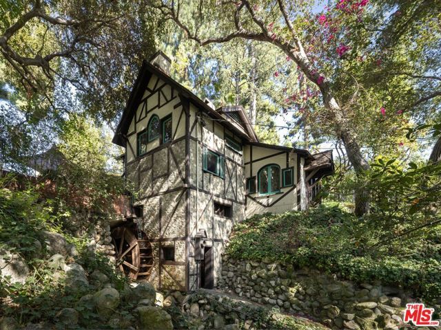485 Madeline Drive, Pasadena, CA 91105