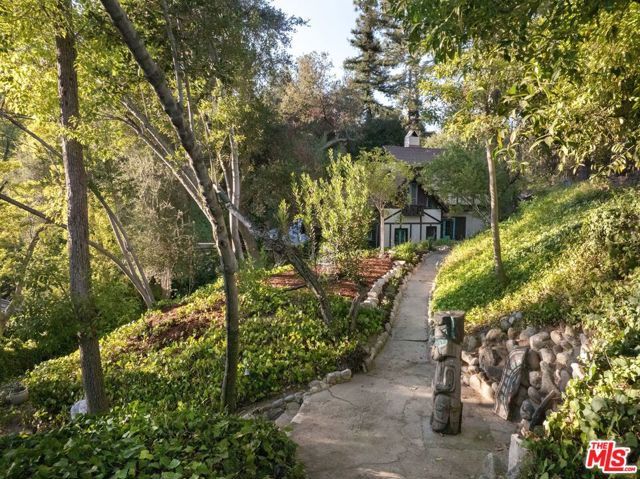 485 Madeline Drive, Pasadena, CA 91105