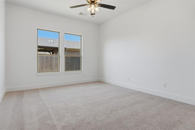 505 Hutton Road, Yukon, OK 73099