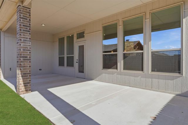 505 Hutton Road, Yukon, OK 73099