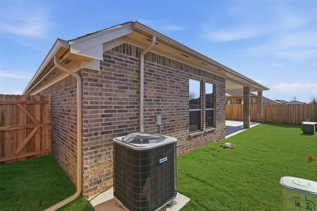 505 Hutton Road, Yukon, OK 73099