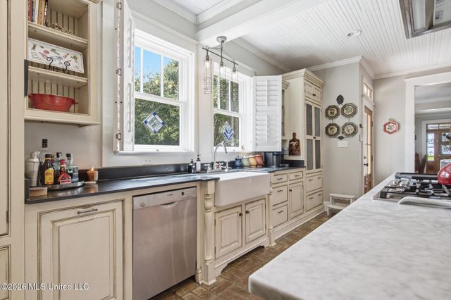 940 2nd Street, Gulfport, MS 39501