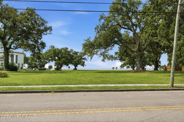 940 2nd Street, Gulfport, MS 39501
