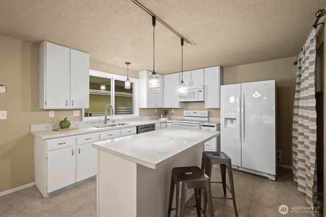 32405 1st Place S, Federal Way, WA 98003