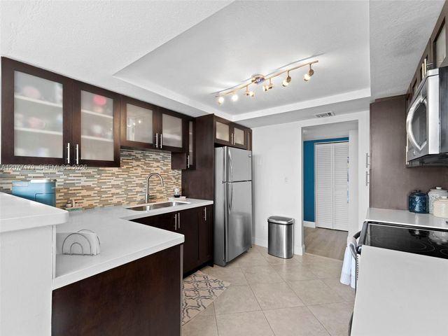 16546 NE 26th Avenue 4G, North Miami Beach, FL 33160