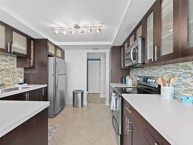 16546 NE 26th Avenue 4G, North Miami Beach, FL 33160
